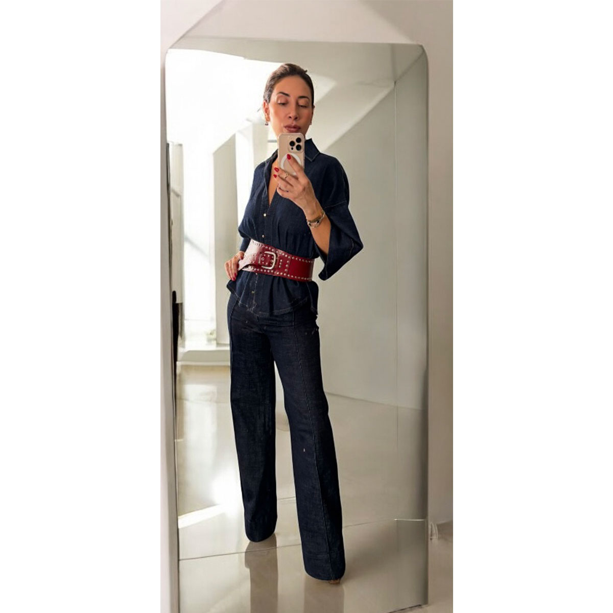 creased-blue-jeans-denim-galeria-2